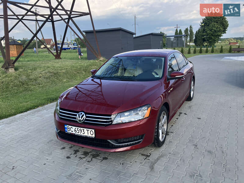 Седан Volkswagen Passat 2014 в Львове