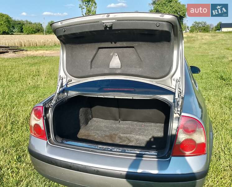 Седан Volkswagen Passat 2003 в Сторожинце