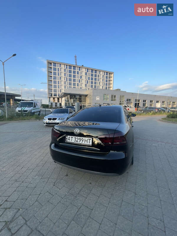 Седан Volkswagen Passat 2011 в Івано-Франківську