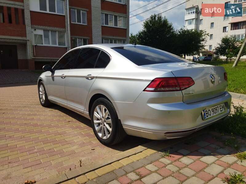 Седан Volkswagen Passat 2015 в Чорткове