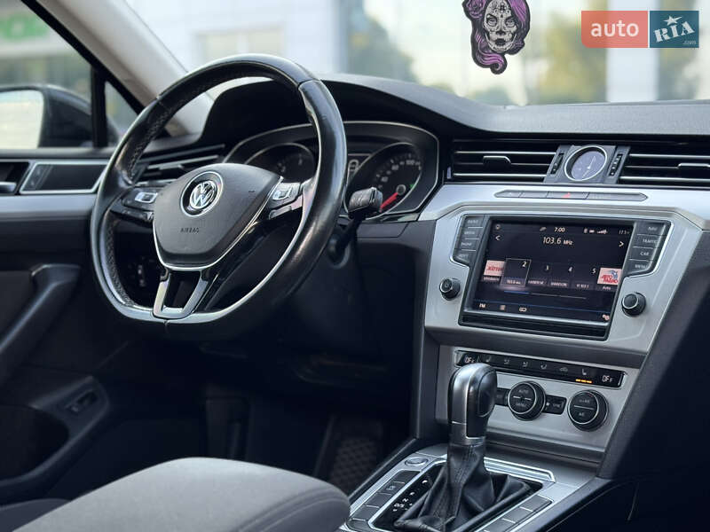 Універсал Volkswagen Passat 2016 в Хмельницькому