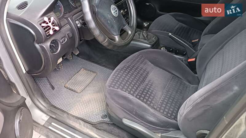 Универсал Volkswagen Passat 2003 в Южном