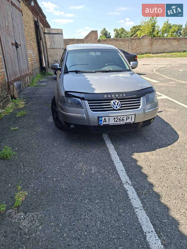 Седан Volkswagen Passat 2003 в Чигирину