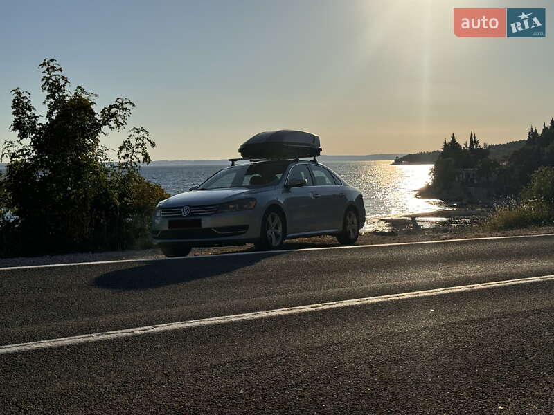 Седан Volkswagen Passat 2012 в Киеве