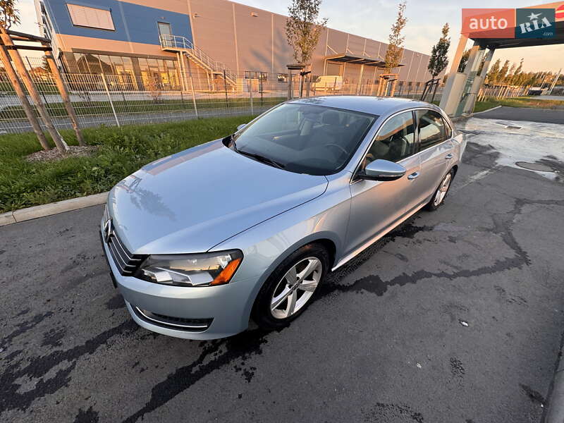 Седан Volkswagen Passat 2012 в Киеве