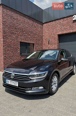 Седан Volkswagen Passat 2015 в Хмельницком