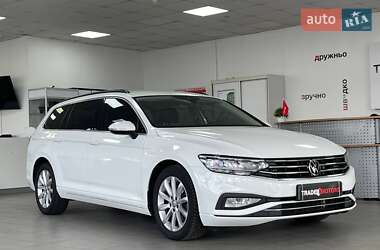 Универсал Volkswagen Passat 2020 в Киеве