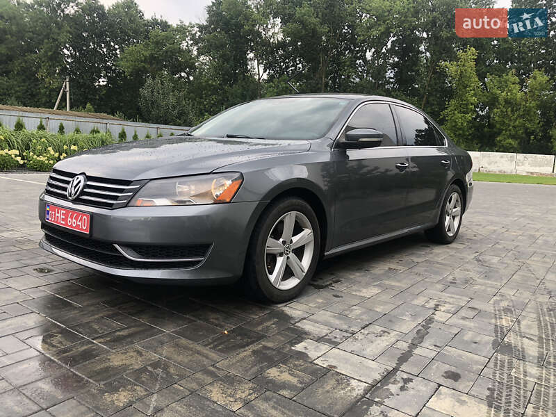 Седан Volkswagen Passat 2014 в Луцьку