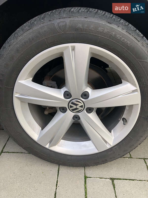 Седан Volkswagen Passat 2014 в Луцьку