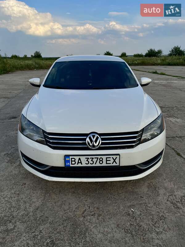 Седан Volkswagen Passat 2012 в Александровке