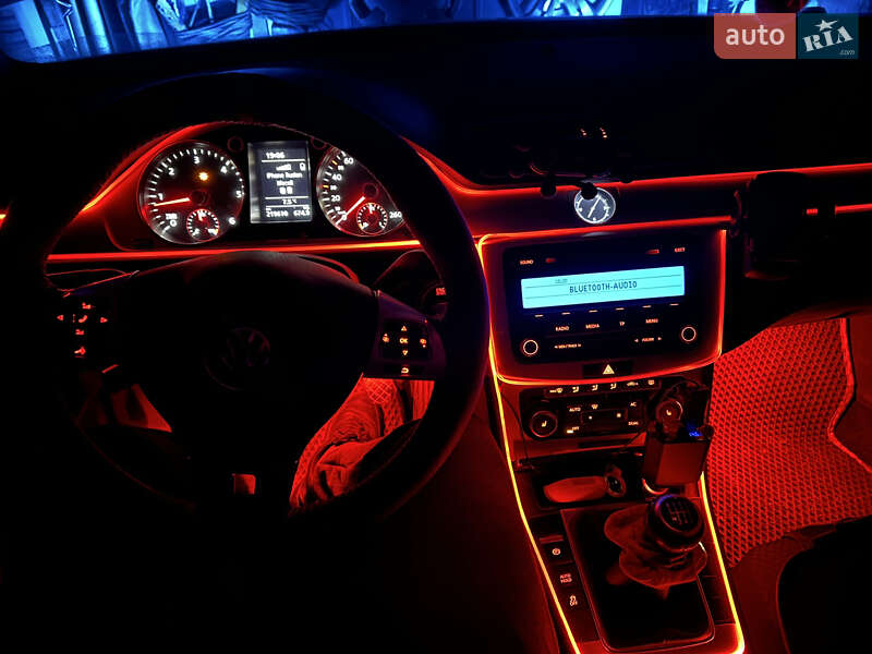 Универсал Volkswagen Passat 2011 в Николаеве