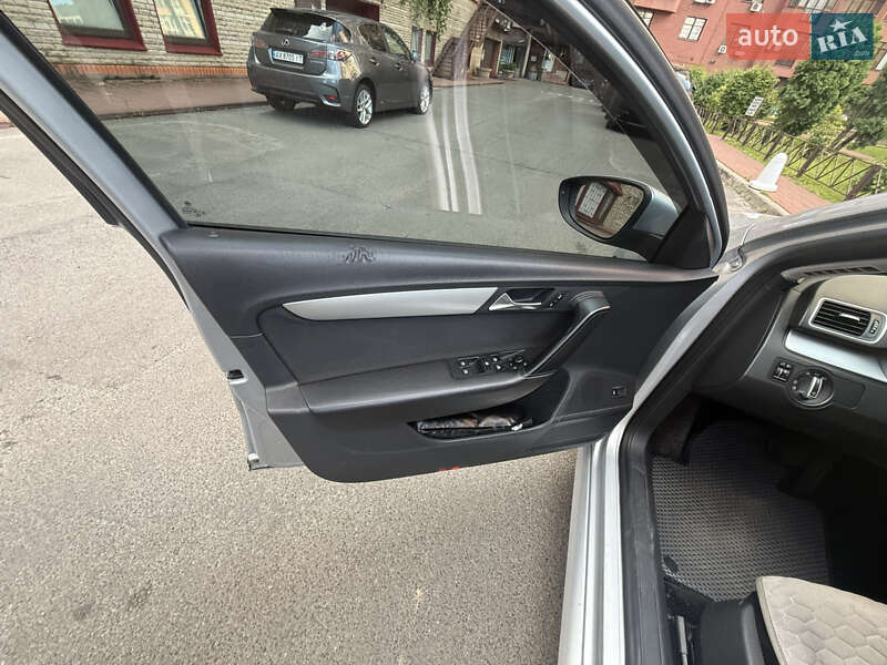 Универсал Volkswagen Passat 2012 в Славянске