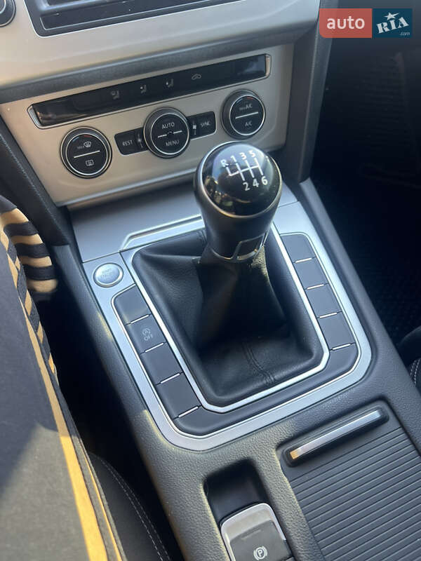 Универсал Volkswagen Passat 2015 в Первомайске