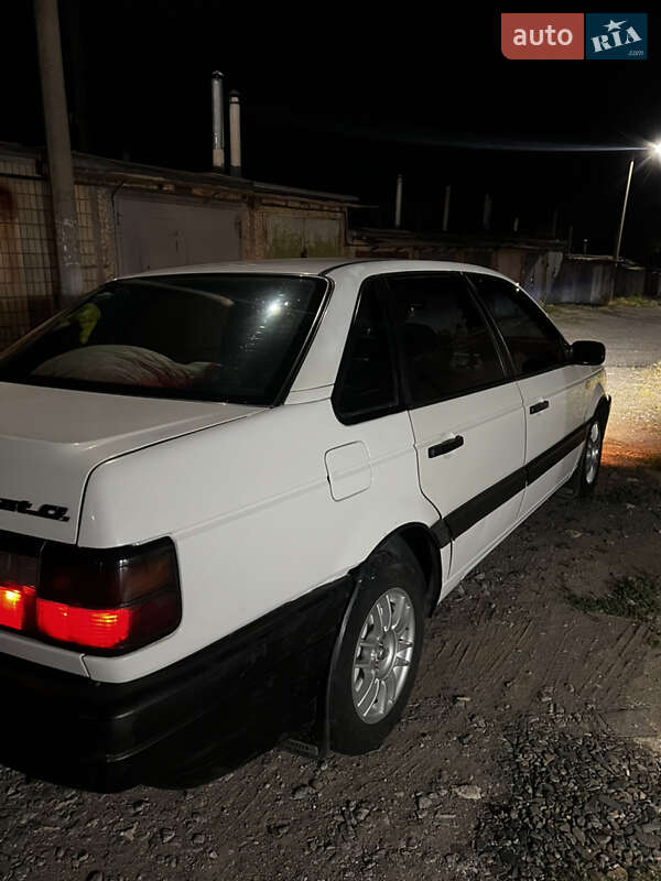 Седан Volkswagen Passat 1989 в Кривому Розі