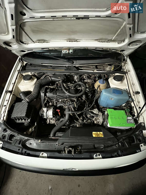 Седан Volkswagen Passat 1989 в Кривому Розі