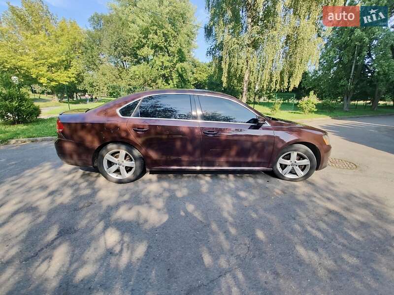 Седан Volkswagen Passat 2012 в Львове