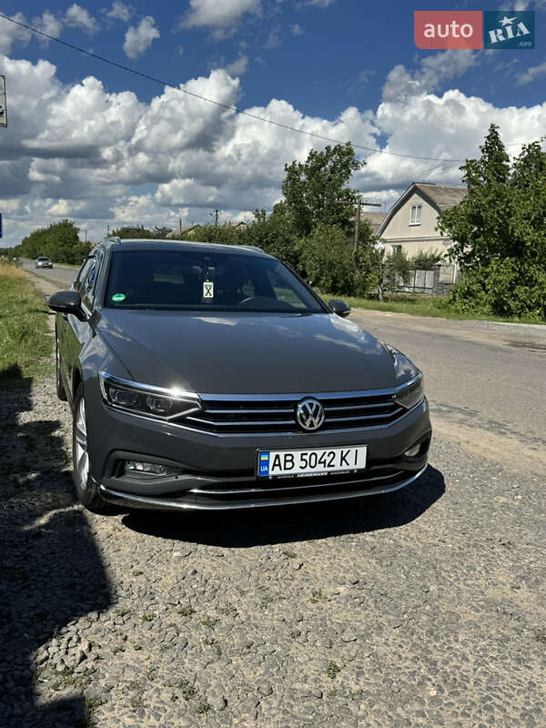 Универсал Volkswagen Passat 2020 в Хмельницком