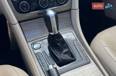 Седан Volkswagen Passat 2015 в 