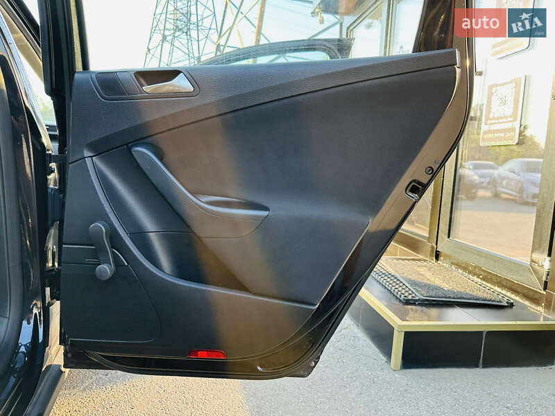 Универсал Volkswagen Passat 2009 в Харькове