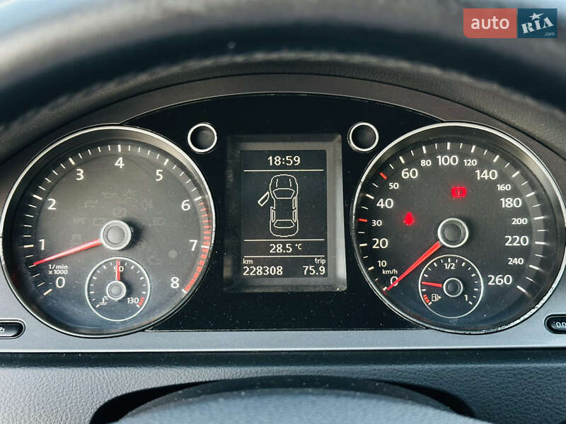 Универсал Volkswagen Passat 2009 в Харькове