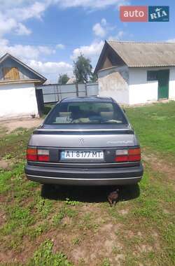 Седан Volkswagen Passat 1992 в Переяславе