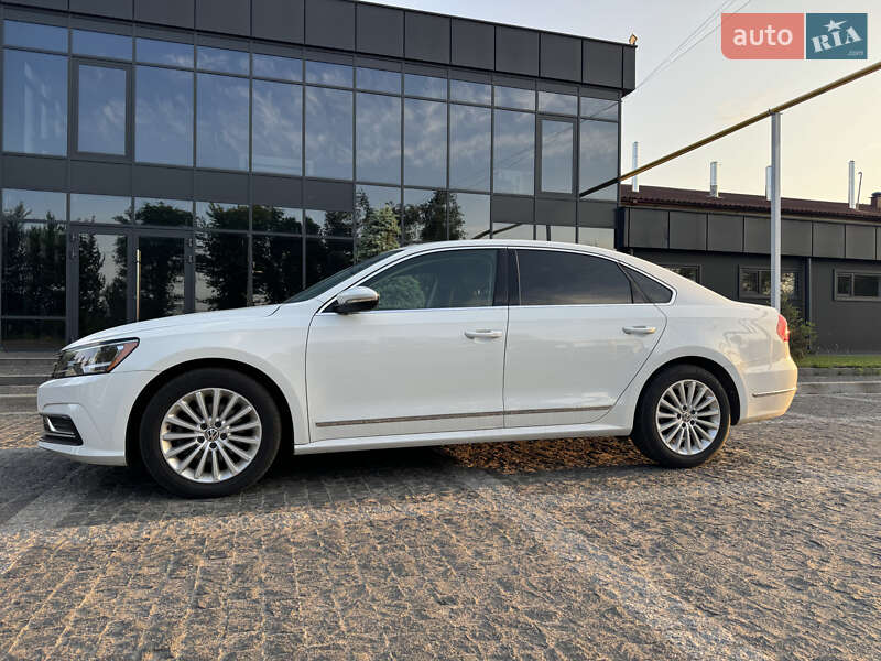 Седан Volkswagen Passat 2016 в Пирятине