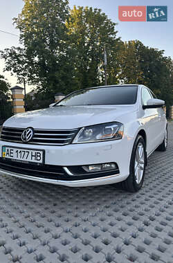 Седан Volkswagen Passat 2012 в Тульчине