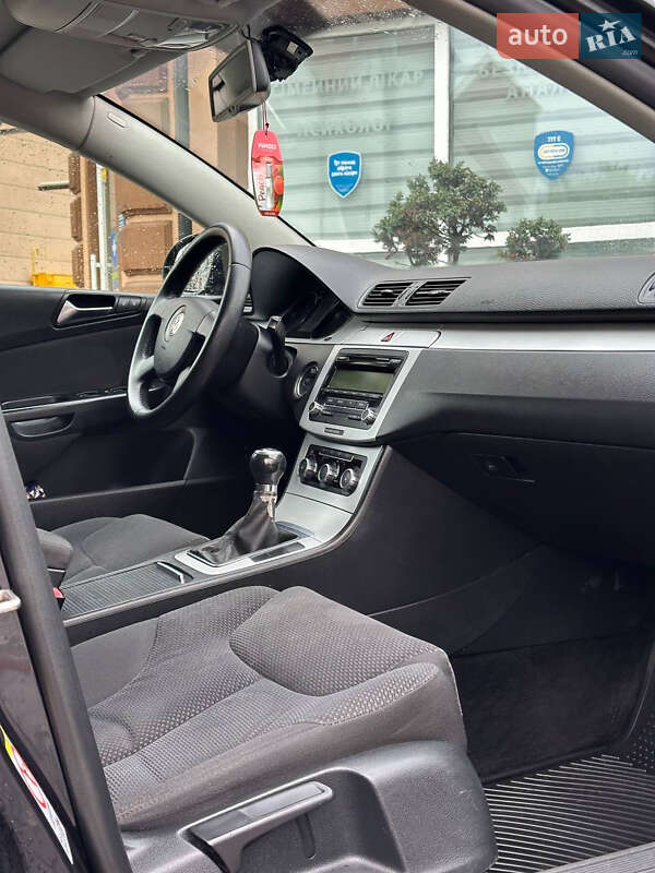 Універсал Volkswagen Passat 2010 в Шептицькому