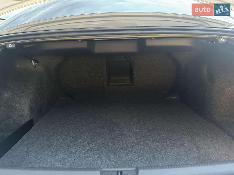 Седан Volkswagen Passat 2015 в Дрогобыче