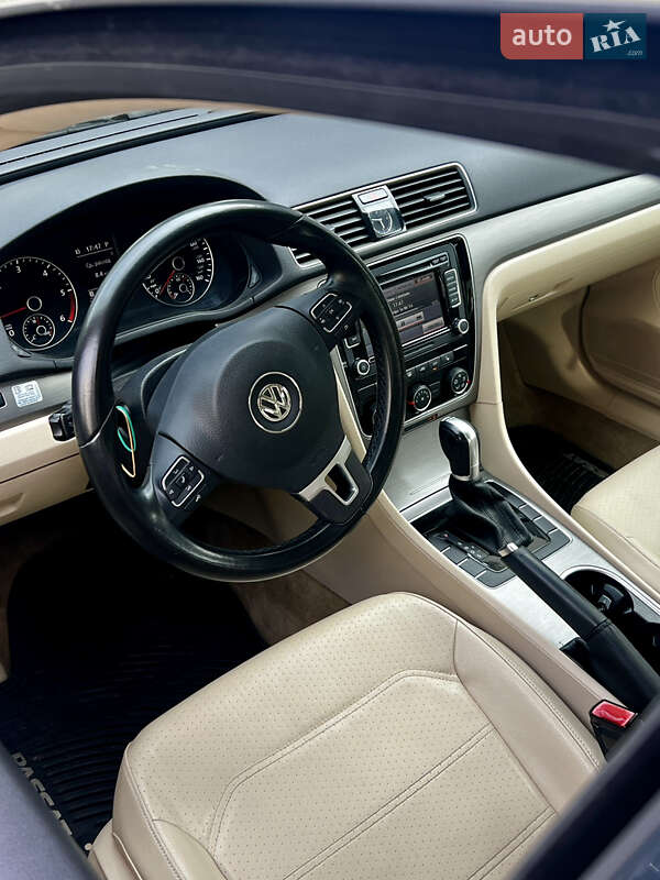 Седан Volkswagen Passat 2015 в Виннице