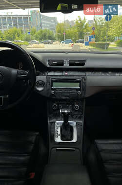 Універсал Volkswagen Passat 2010 в 