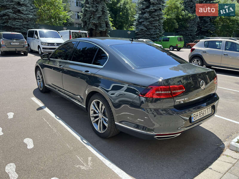 Седан Volkswagen Passat 2017 в Одессе
