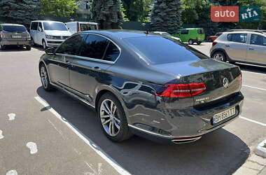 Седан Volkswagen Passat 2017 в 