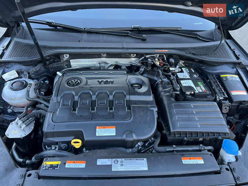 Седан Volkswagen Passat 2017 в Одессе