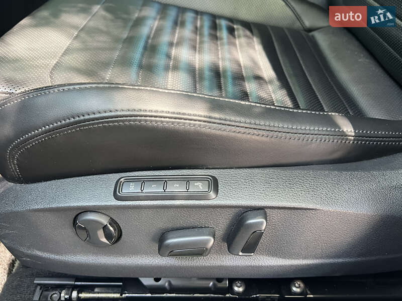 Седан Volkswagen Passat 2017 в Одессе