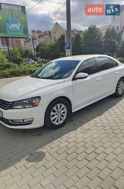 Седан Volkswagen Passat 2012 в Ивано-Франковске
