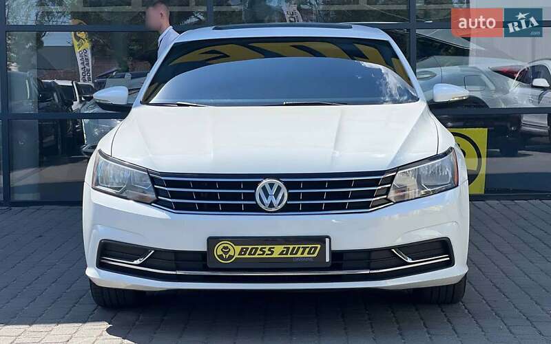 Седан Volkswagen Passat 2015 в Ивано-Франковске