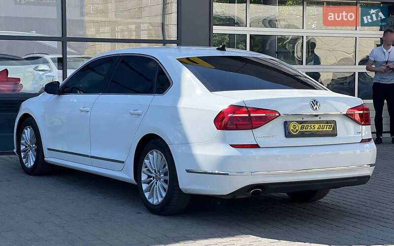 Седан Volkswagen Passat 2015 в Ивано-Франковске