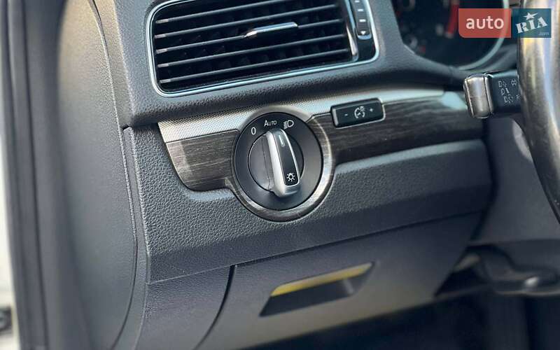 Седан Volkswagen Passat 2015 в Ивано-Франковске