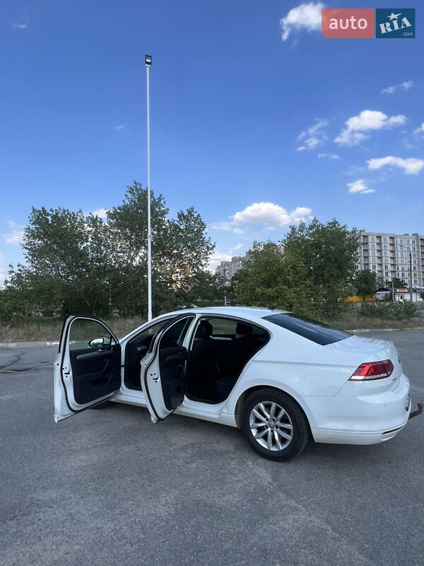 Седан Volkswagen Passat 2018 в Запоріжжі