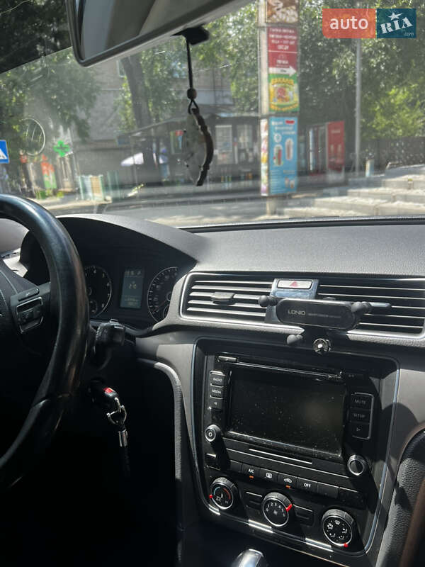 Седан Volkswagen Passat 2014 в Запорожье