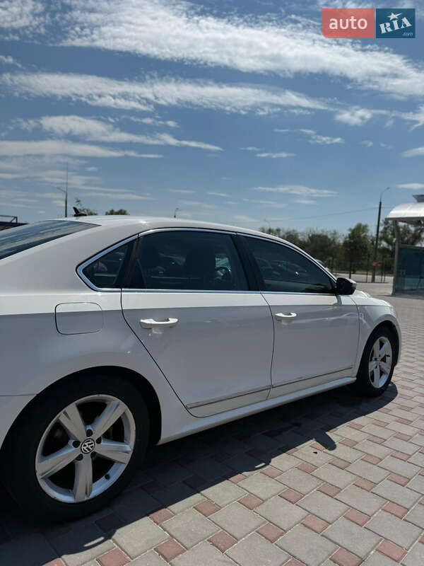 Седан Volkswagen Passat 2014 в Запорожье