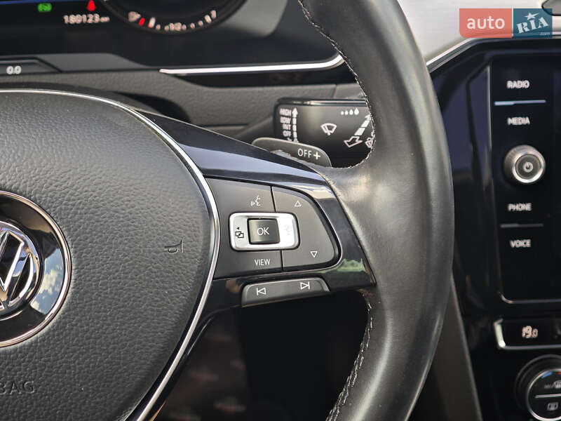 Универсал Volkswagen Passat 2019 в Луцке