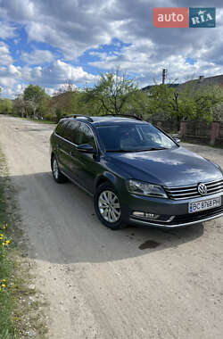 Універсал Volkswagen Passat 2012 в Самборі