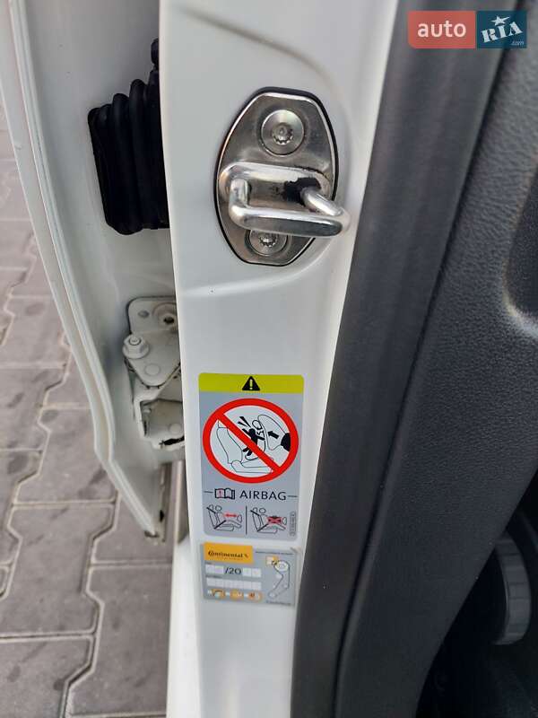 Универсал Volkswagen Passat 2013 в Одессе