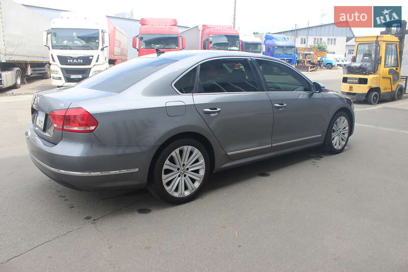 Седан Volkswagen Passat 2012 в Києві