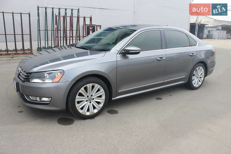Седан Volkswagen Passat 2012 в Києві