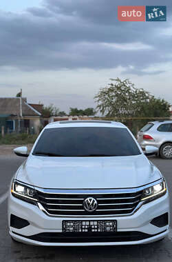 Седан Volkswagen Passat 2021 в Новому Бузі
