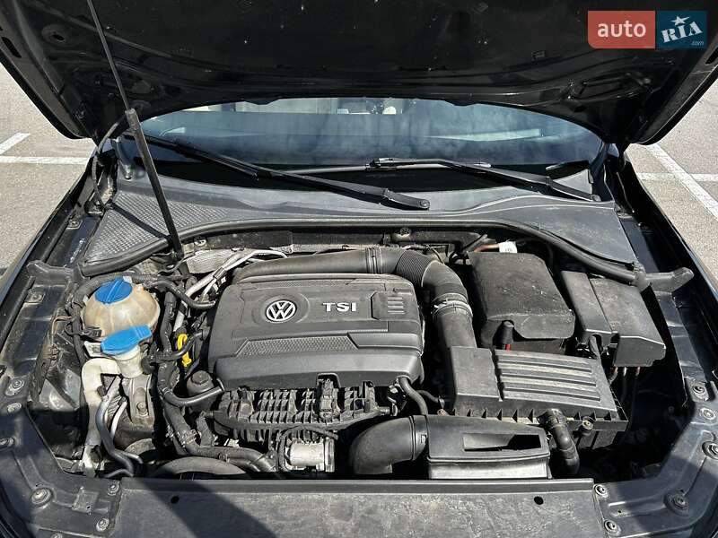 Седан Volkswagen Passat 2013 в Киеве
