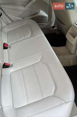 Седан Volkswagen Passat 2013 в 